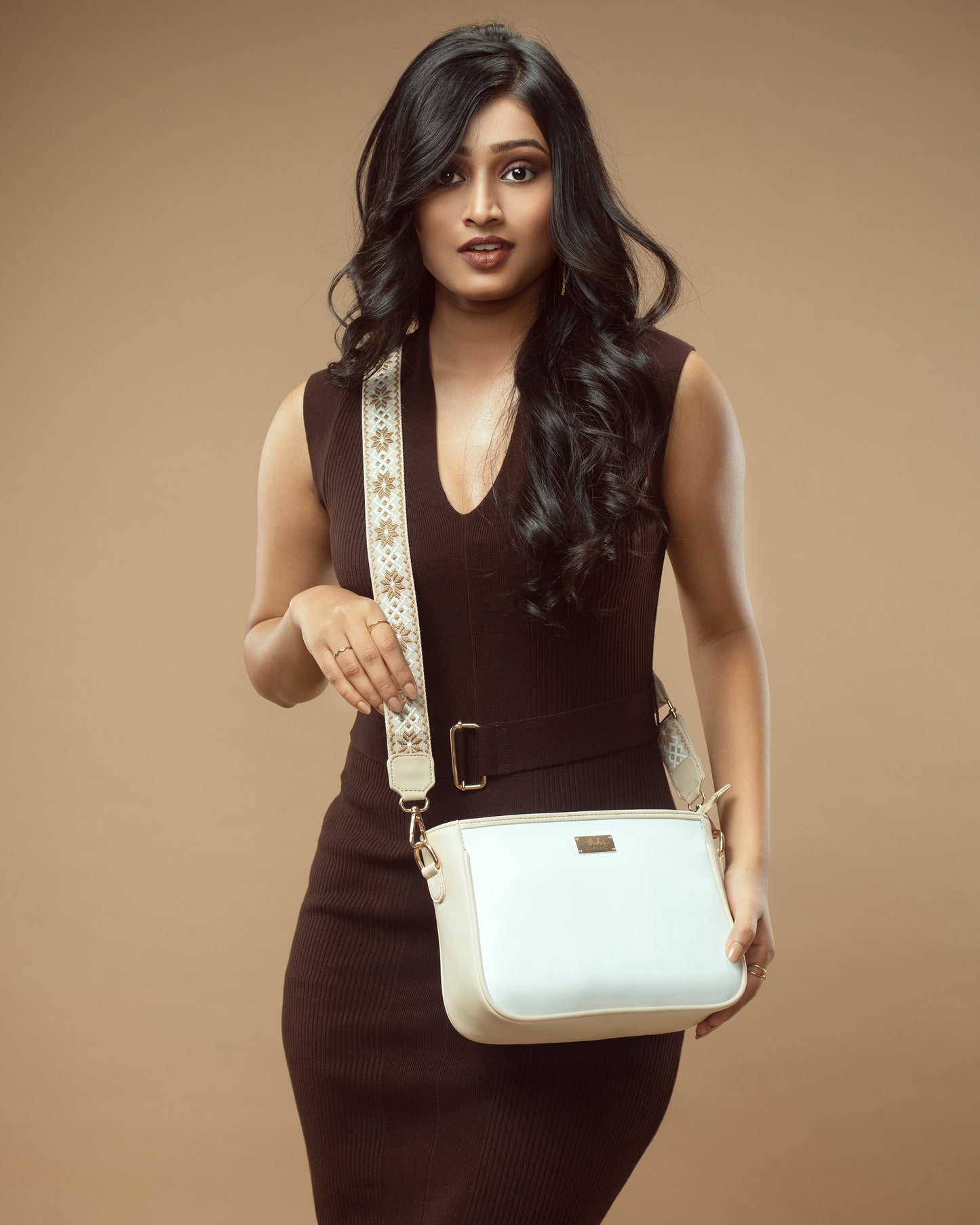 Ivory Lustre Sling bag