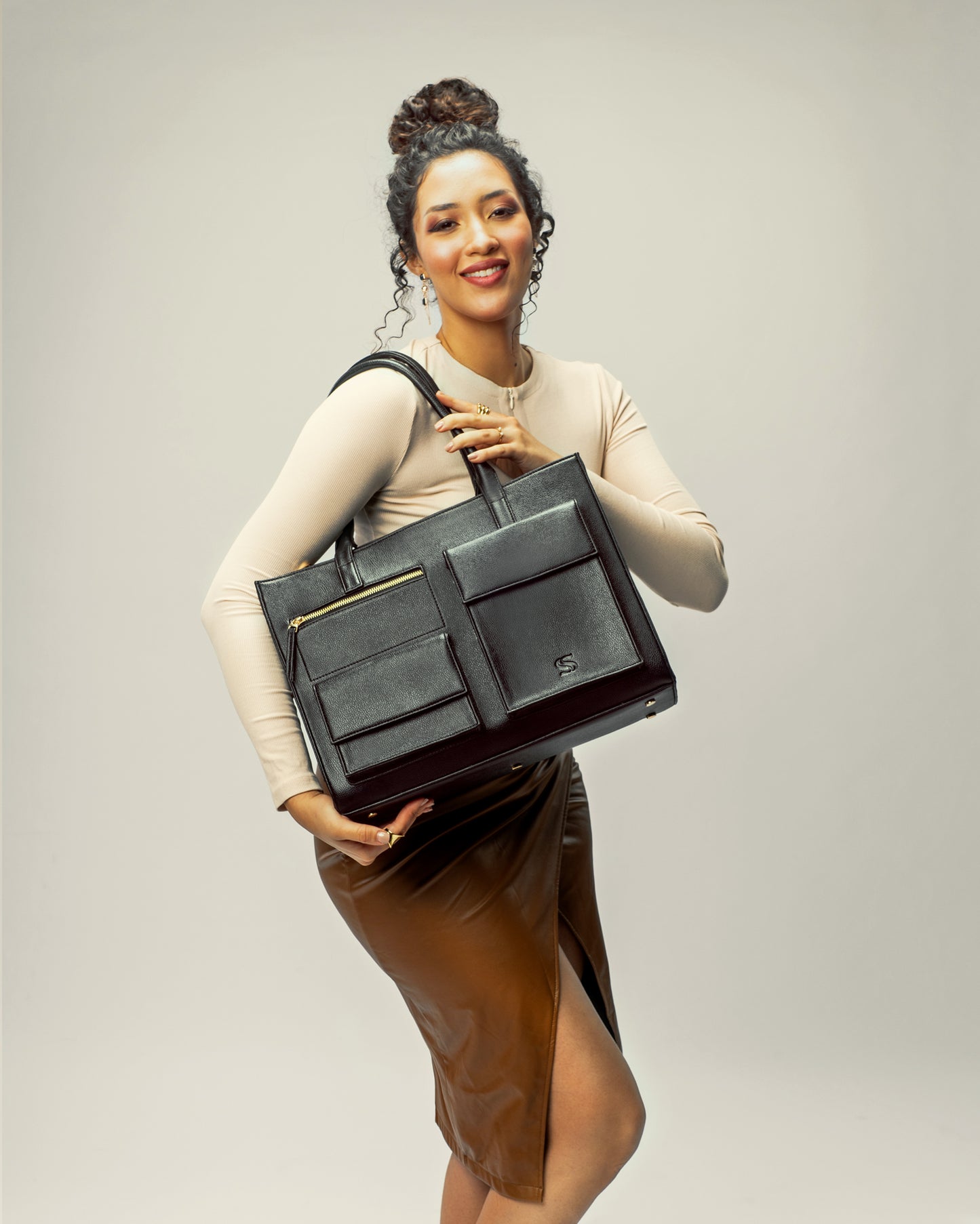 Charcoal Chic Maison Élan Tote bag for 16" laptop