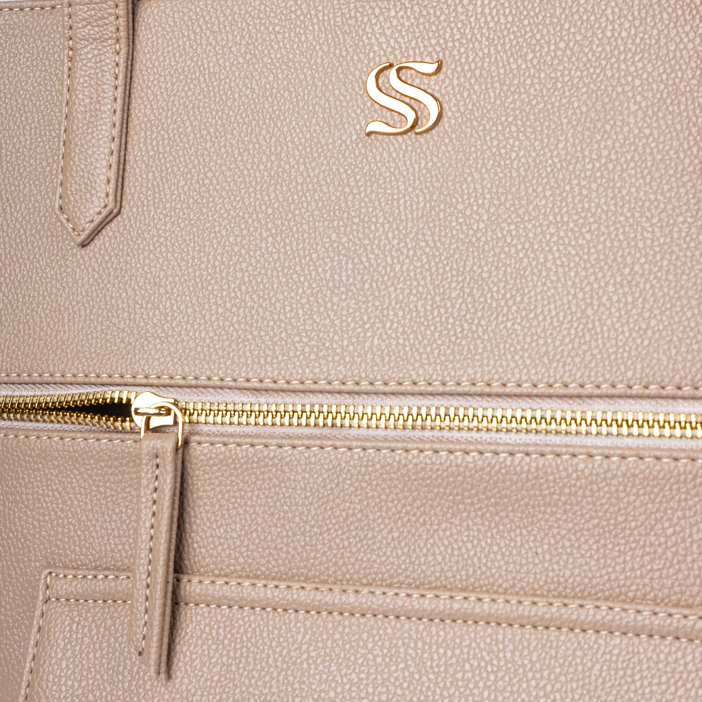 Almond Crème Aurea Tote bag for 16" laptop