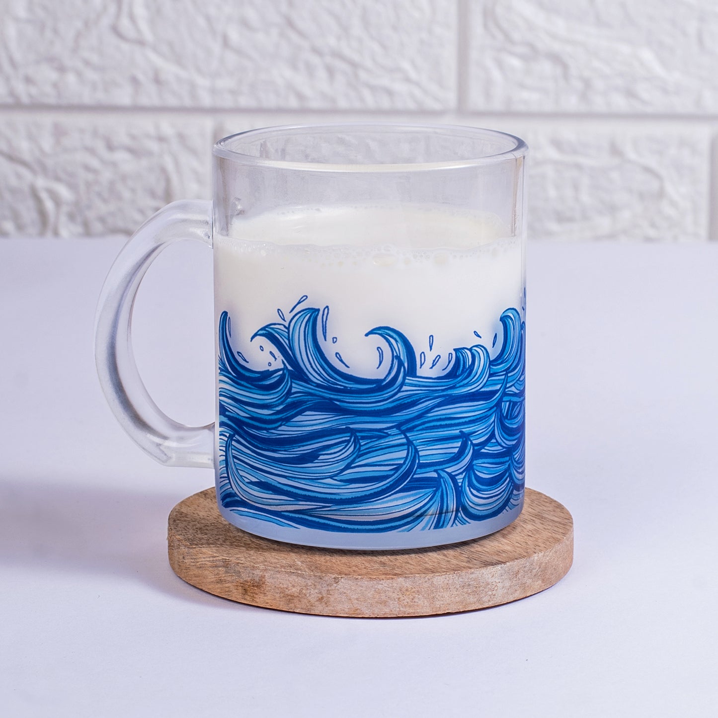 Wondrous waves glass mug